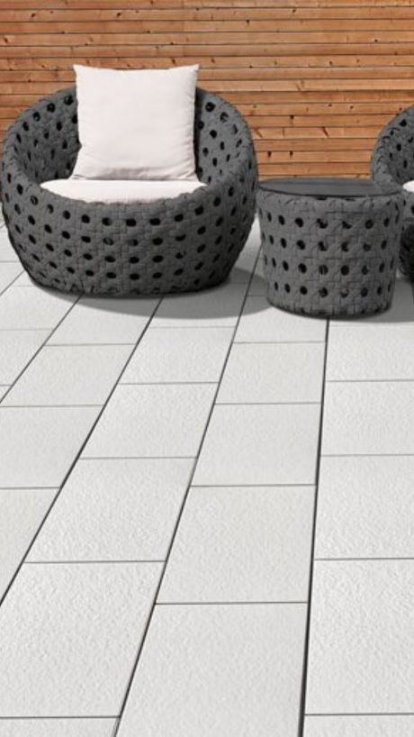 Vrtna garnitura na ploščah