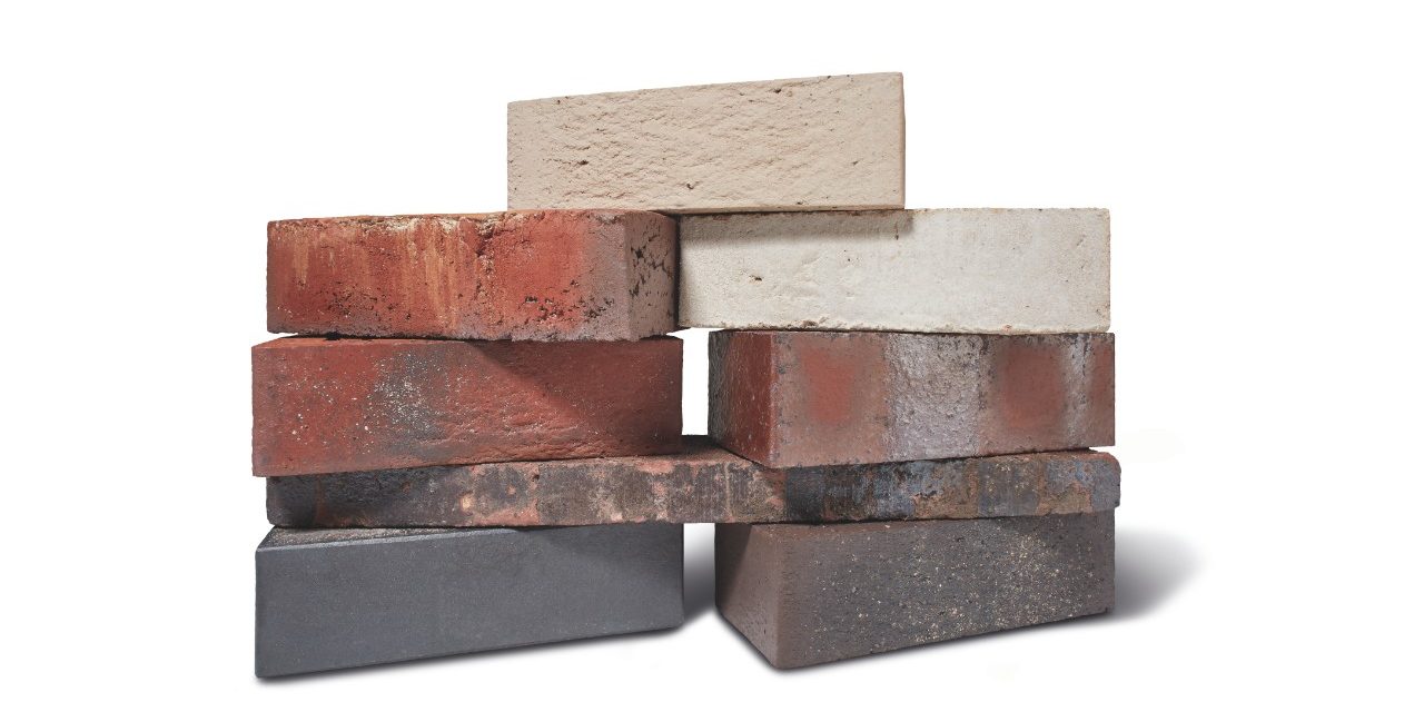 Stack variation of eight Terca bricks