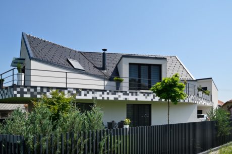 Hiša Žalec Tondach Bobrovec strešnik črna