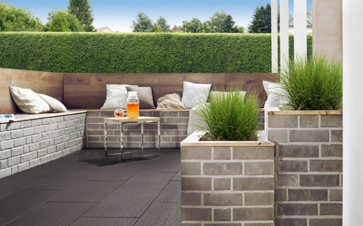 Terrace with penter kampen in grey and Terca WB-Line R104 brick slips