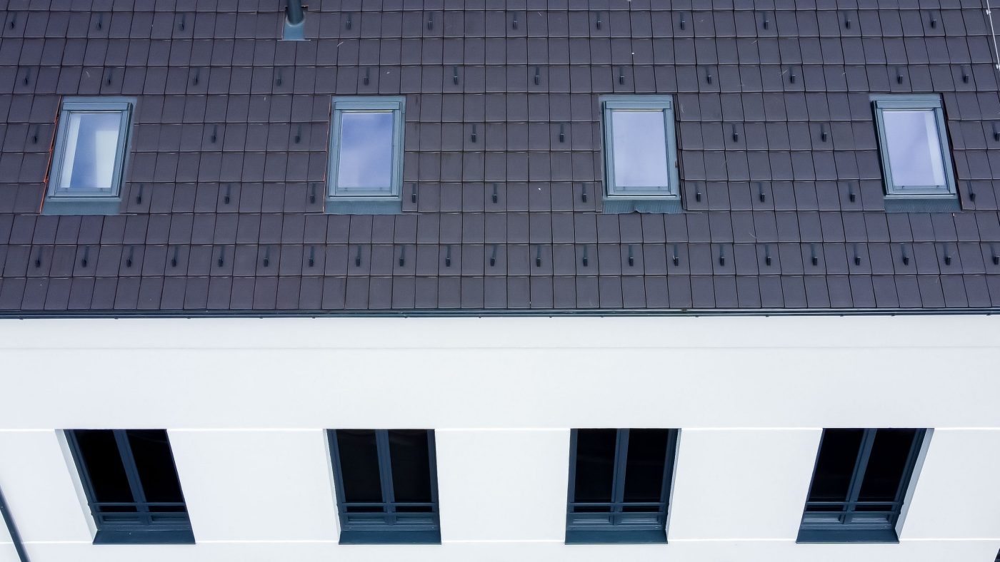 Referenčni objekt s Tondach strešniki in Tondach strešnimi okni | wienerberger