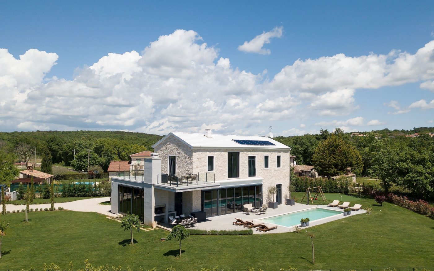 Referenčni objekt mediteranskega stila - Contiton 9