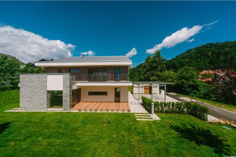 Planoton 14 referenčni objekt - Tri hiše