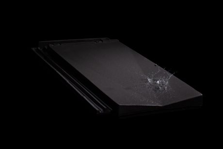 Toča udari ob strešnik V11 | wienerberger