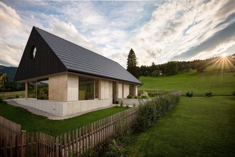 Referenčni objekt Haus L pokrit s strešnikom Tondach V11 | wienerberger