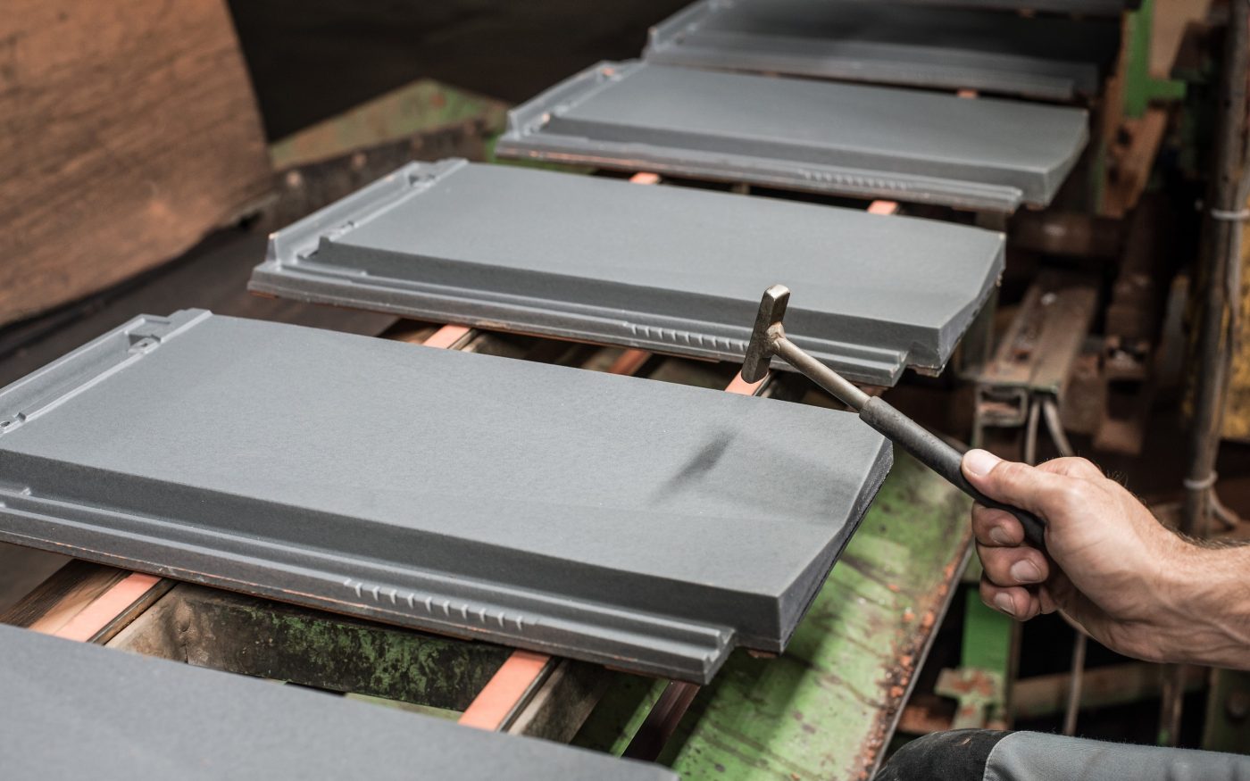 Proizvodnja Tondach V11 premium strešnika | wienerberger