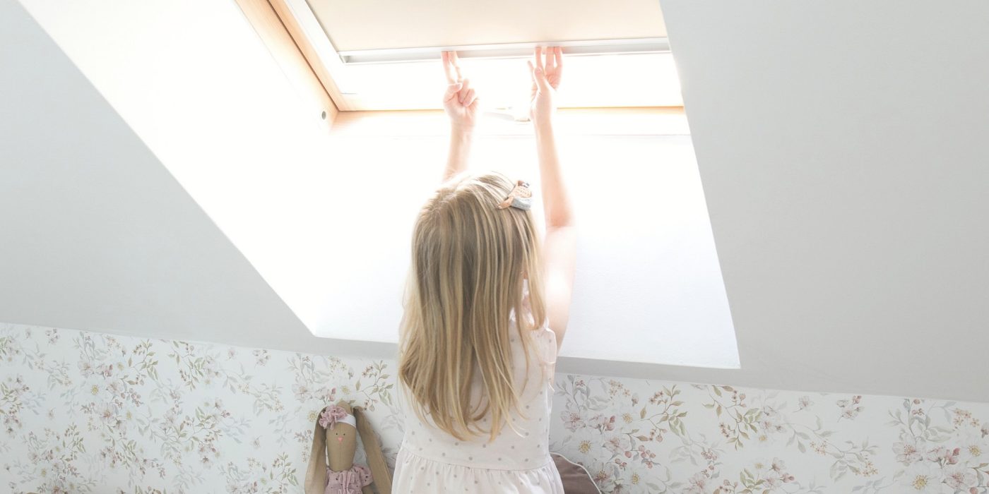 Strešno okno v otroški sobi