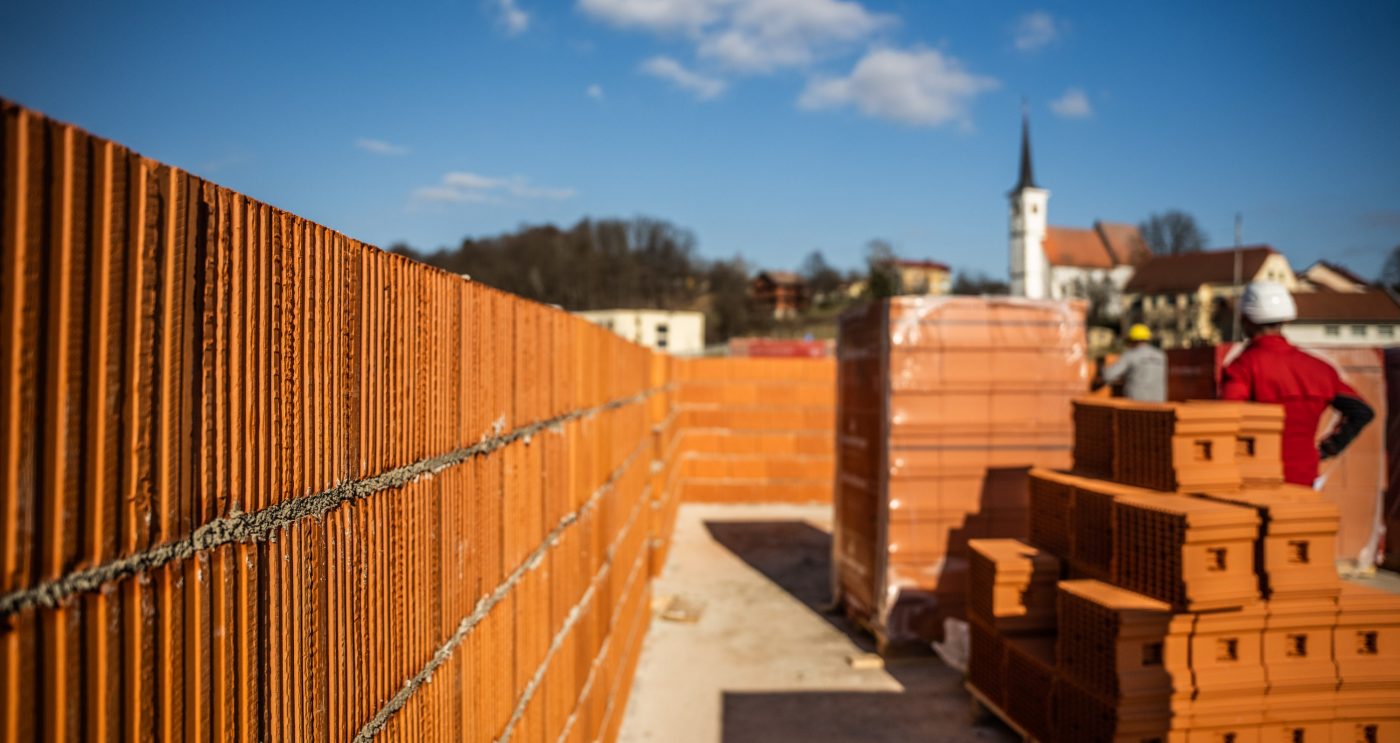 Potresno varna gradnja s Porotherm S opeko - Wienerberger