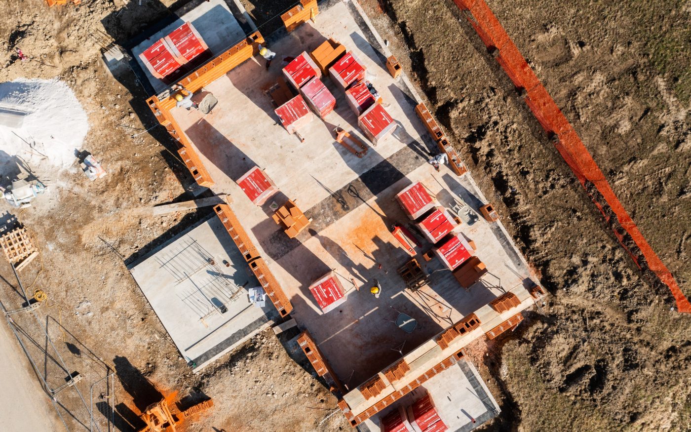 Gradbišče večstanovanjske hiše s Porotherm 29 Expert opeko v Juršincih - Wienerberger