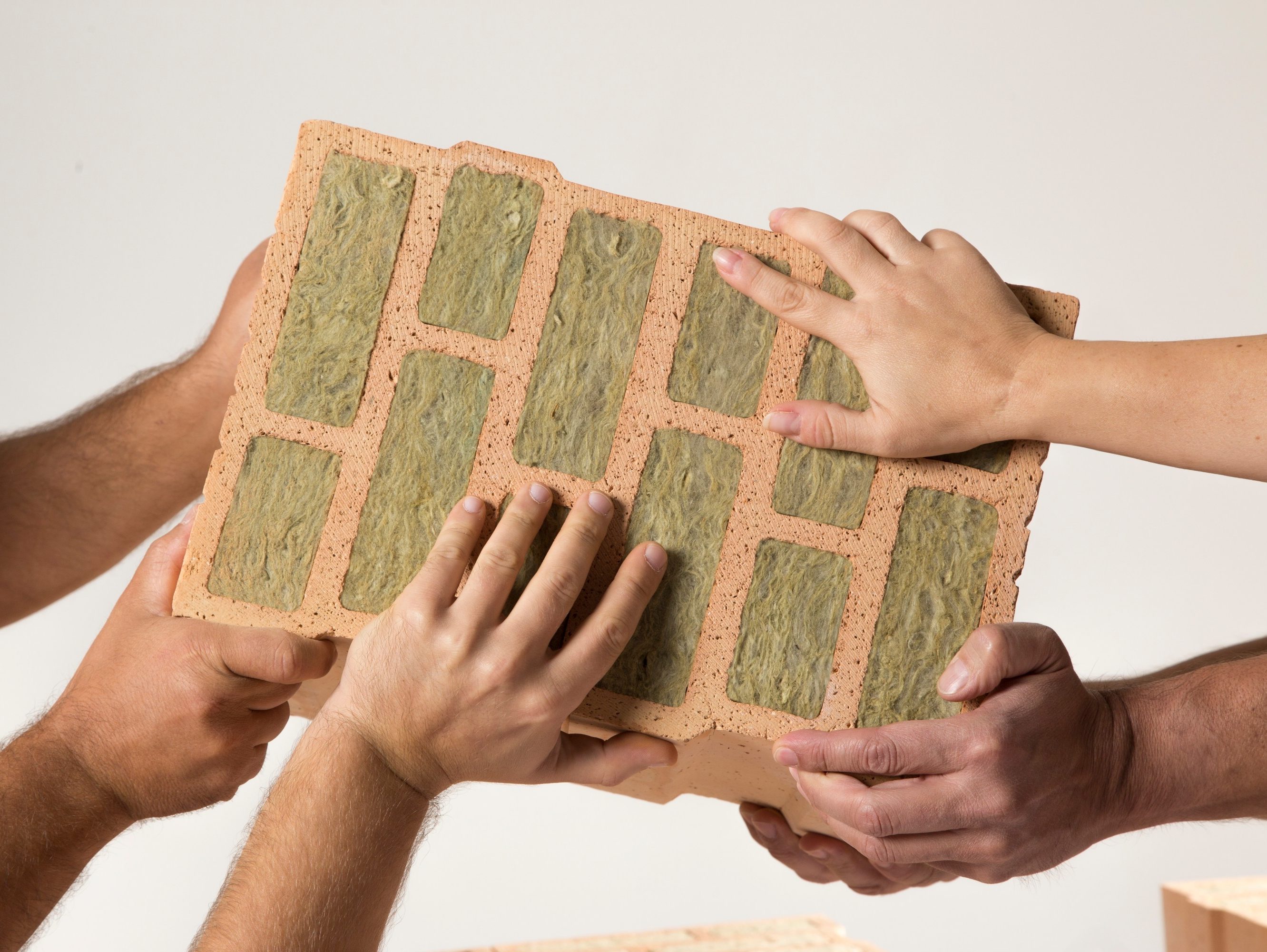 Opeka polnjena s kameno volno | wienerberger