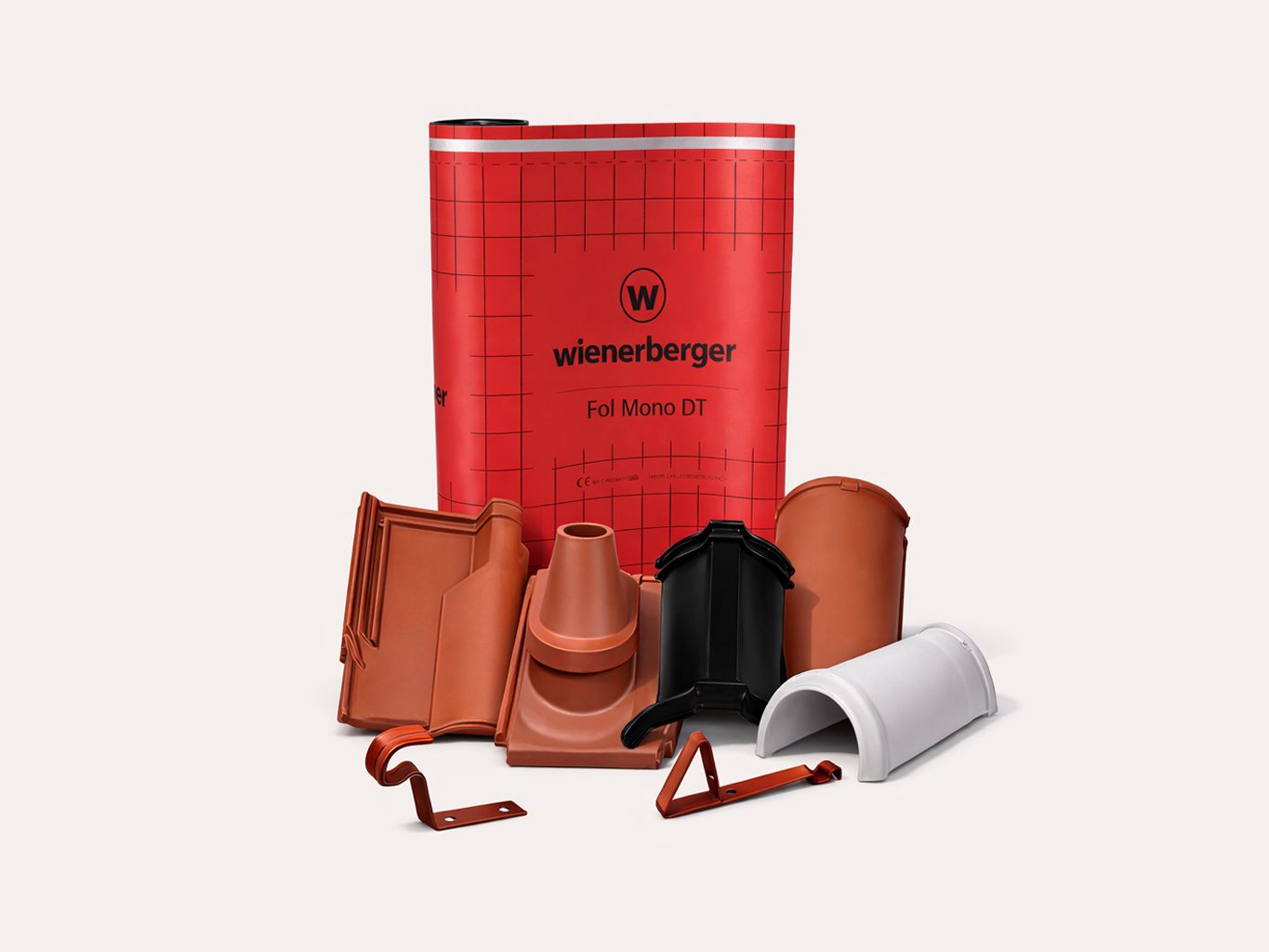 Tondach strešni sistem – paroprepustna folija, keramični slemenjaki, zračniki in vetrne sponke