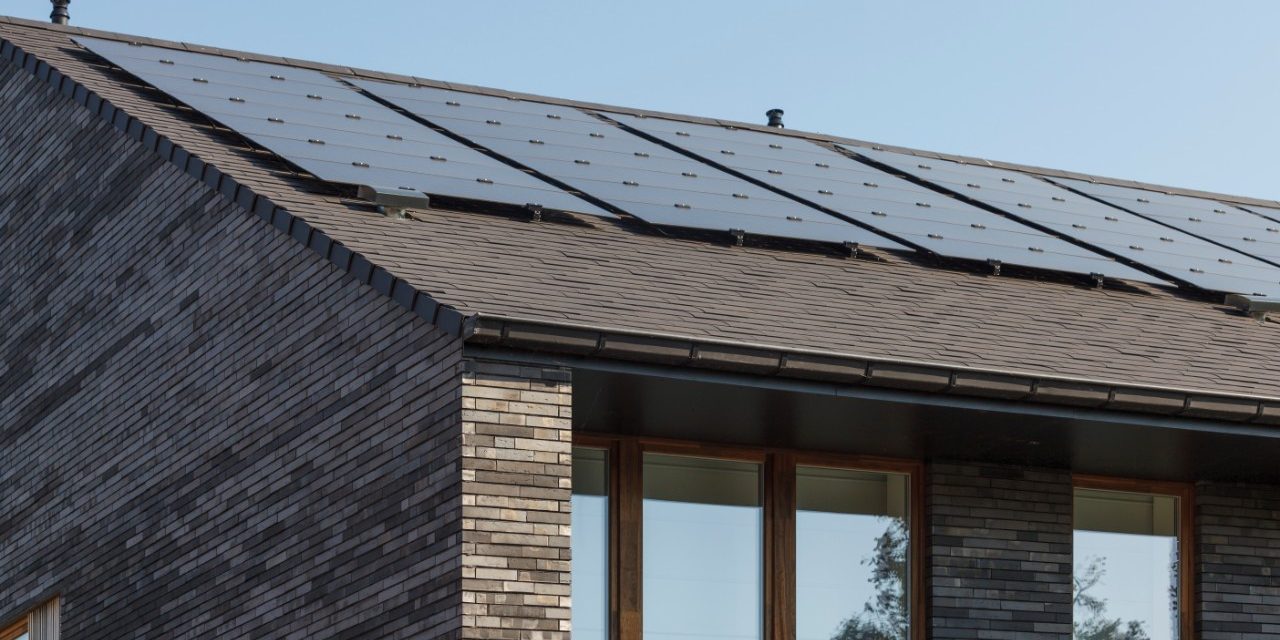 Hiša s Tondach strešniki in solarnimi paneli