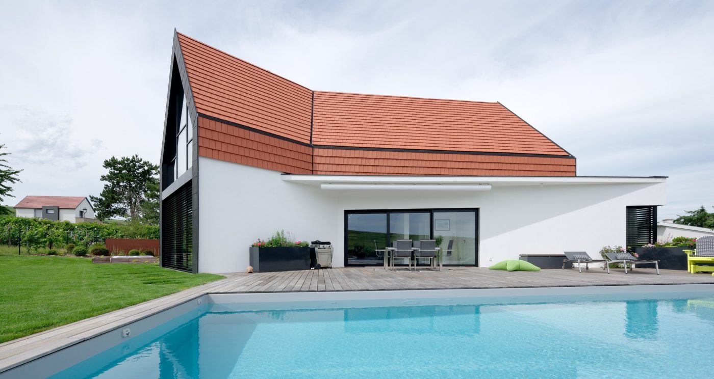 Single family home with one floor. 15 rue des Coteaux 68920 WETTOLSHEIM. Tiles Vauban 2 Droite Red. 