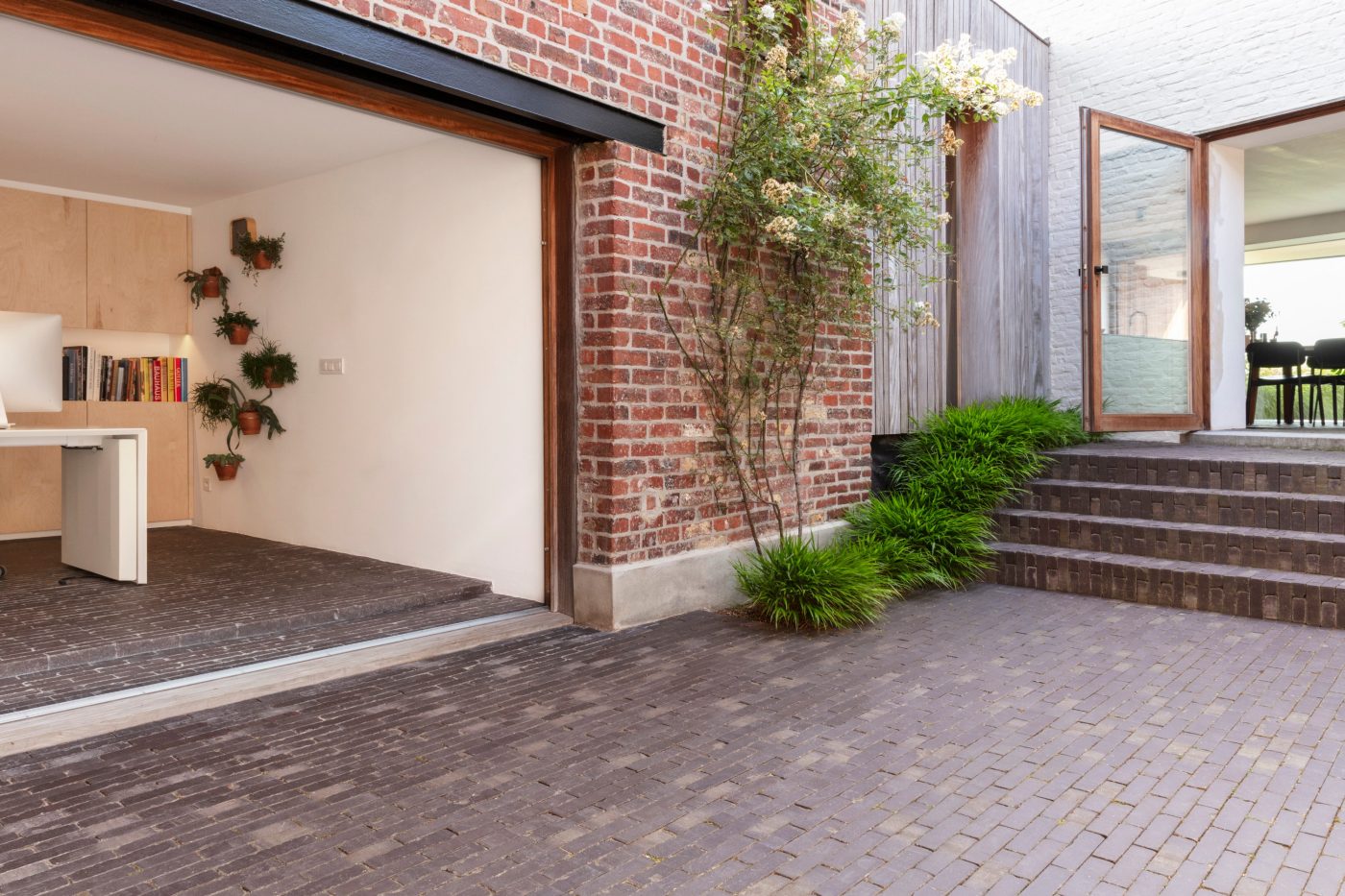 Reference photo private landscaping in Brakel