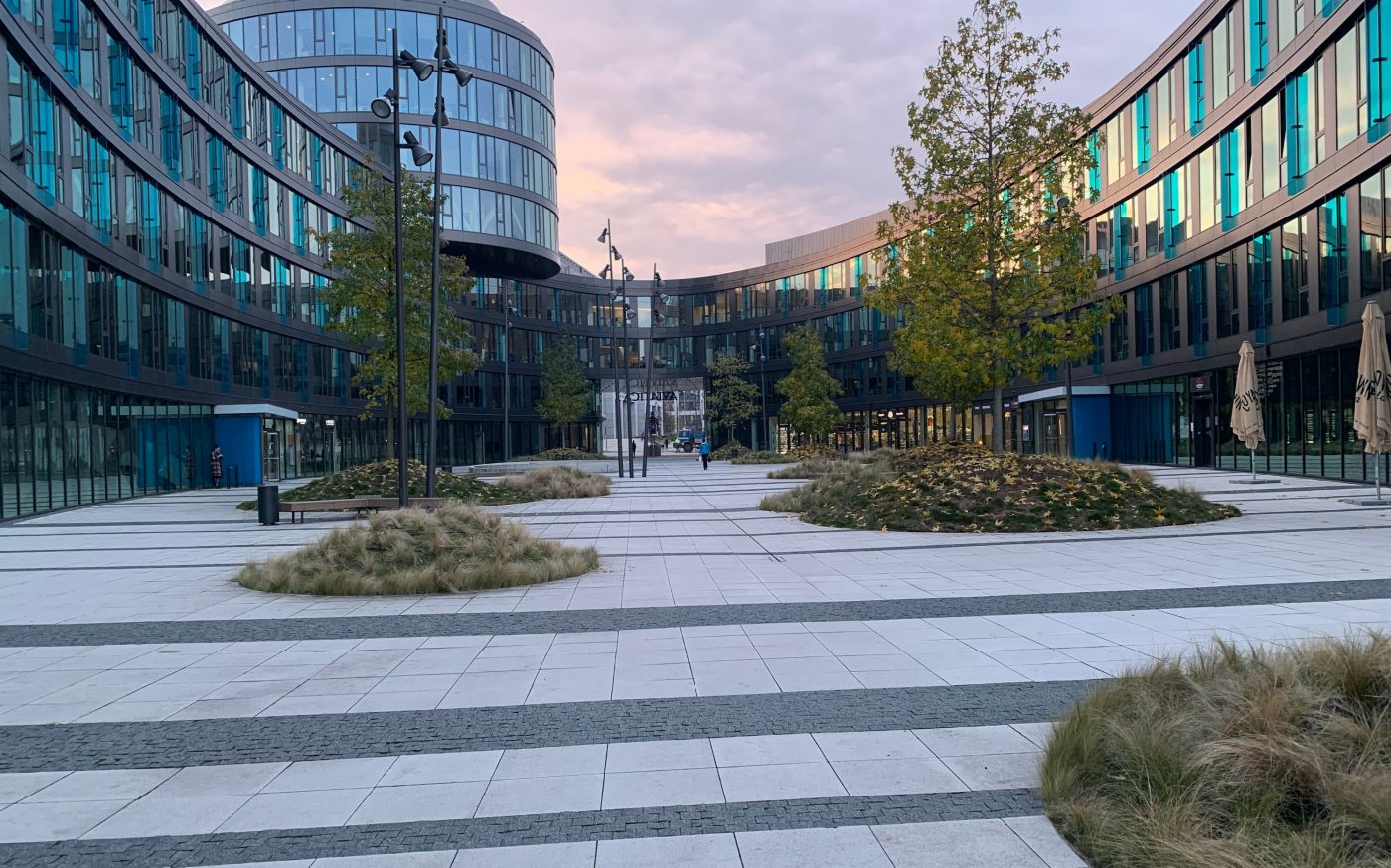 Reference public area Praha pavers Umbriano white granite