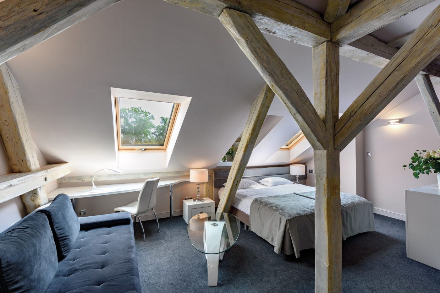 Zahtevajte ponudbo strešnih oken