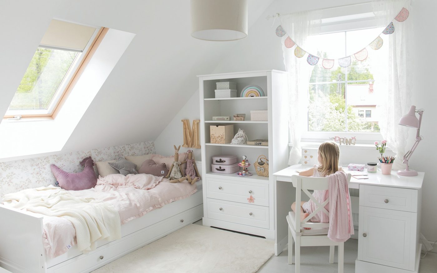 Tondach strešno okno dovaja svetlobo v otroško sobo